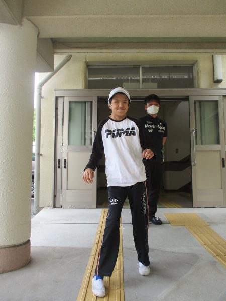 歩行の様子