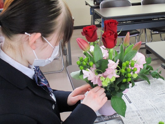 花の色や種類を考えてレイアウトを工夫しています。
